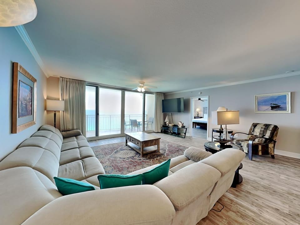 TV and multimedia, View (from property/room), Balcony/Terrace, Living room, Seating area, Sea view, furniture