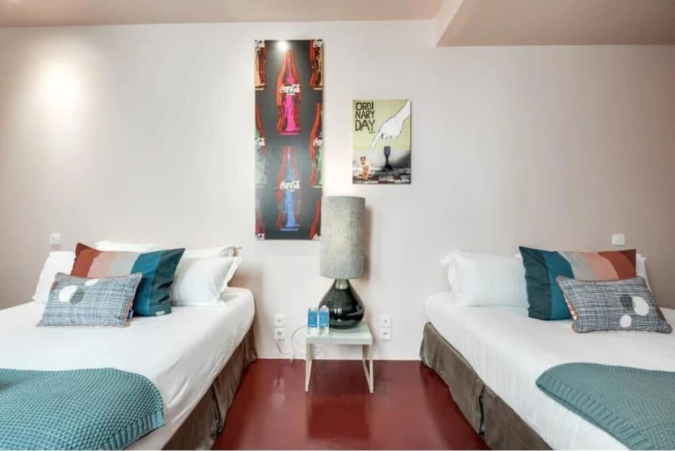 Modern and bright 2BD for 11 guests in Le Marais! Apartment in Paris