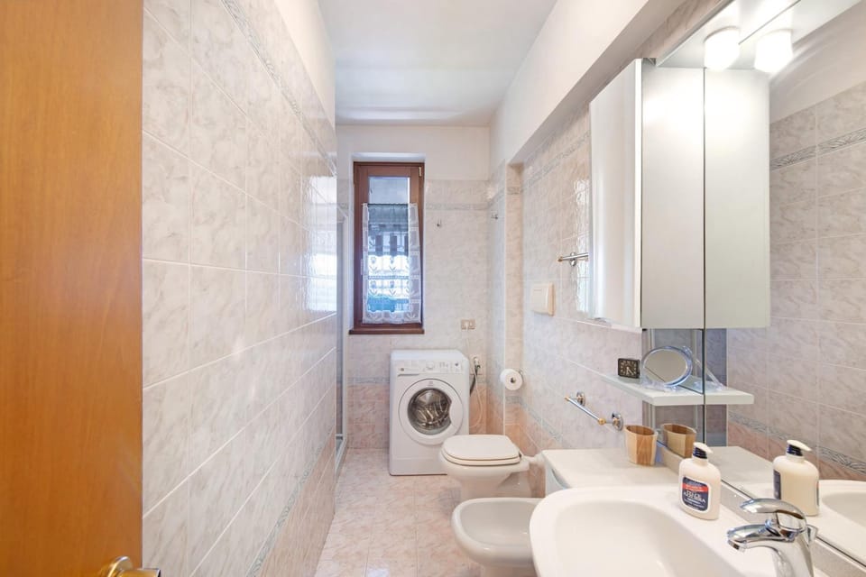 Bathroom, Living room