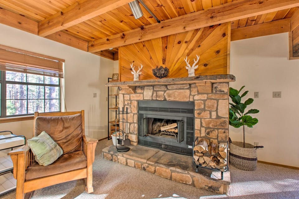 Family Cabin w/ Hot Tub: 1 Mi to Angel Fire Resort Cabin in Angel Fire