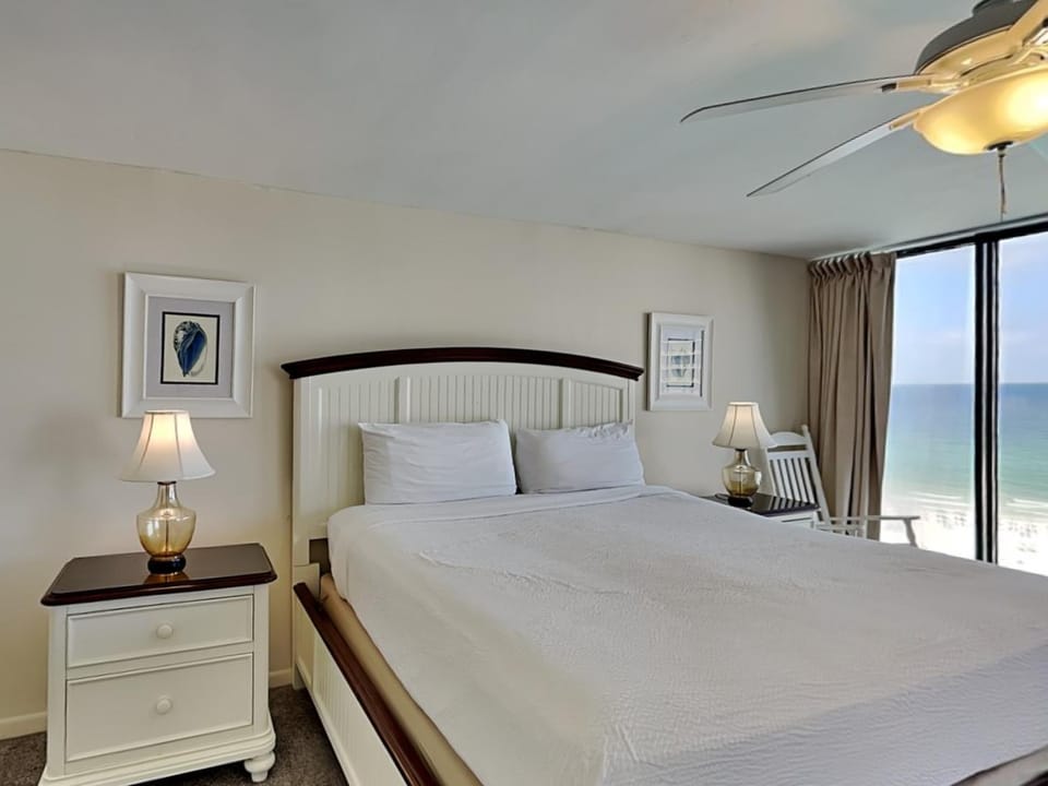 Bed, View (from property/room), Beach, Bedroom, Sea view