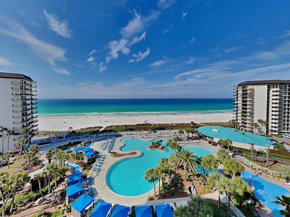 Property building, Bird's eye view, Beach, Sea view, Swimming pool