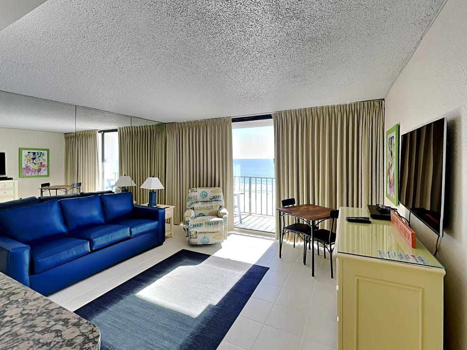 TV and multimedia, Balcony/Terrace, Living room, Seating area, Sea view, furniture