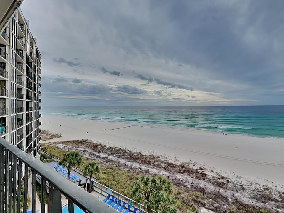 Property building, Balcony/Terrace, Beach, Sea view