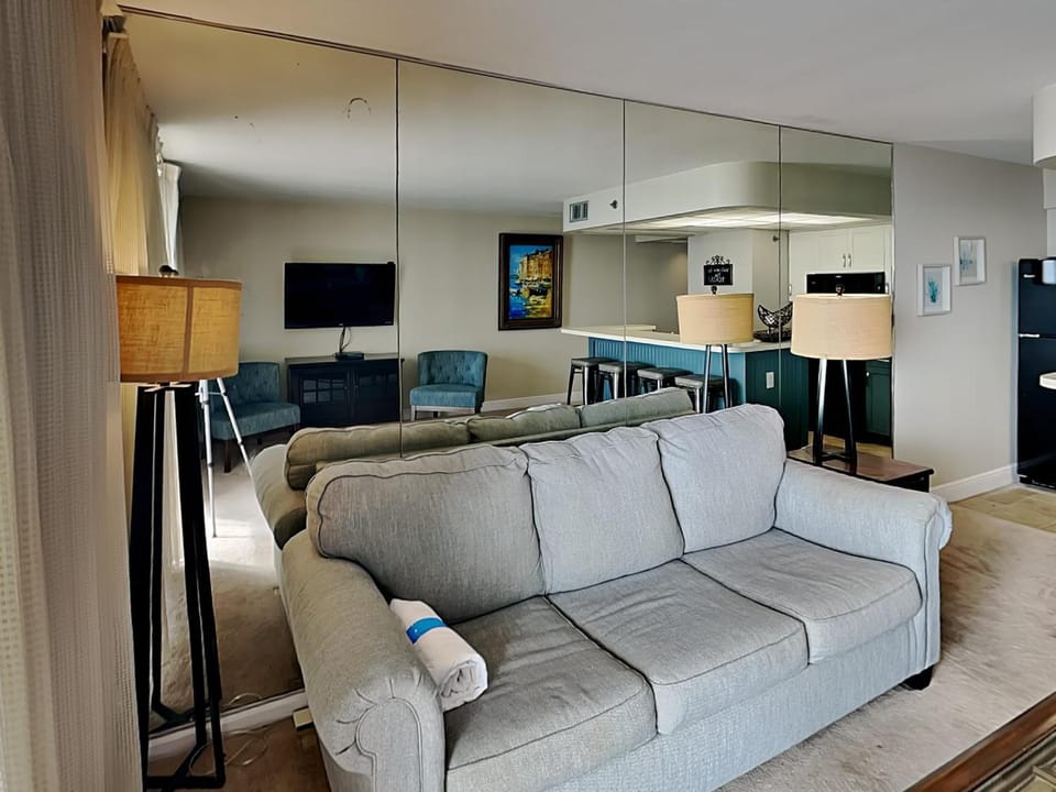 TV and multimedia, Living room, Seating area, furniture