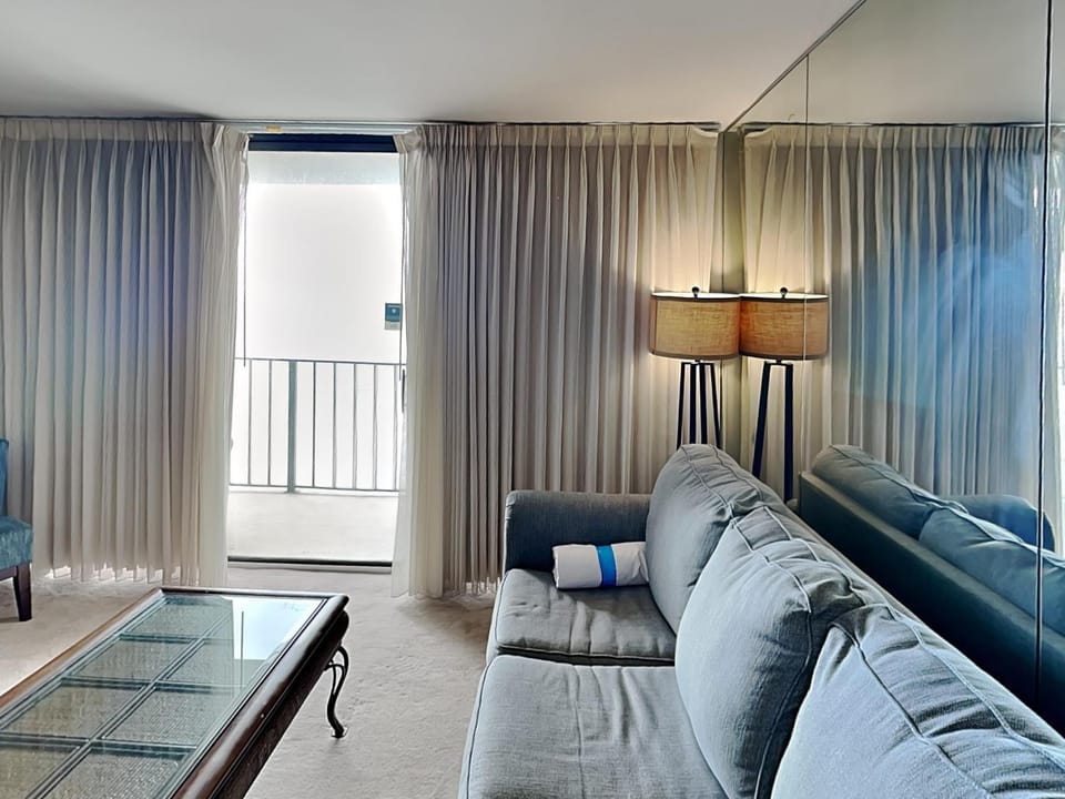 Balcony/Terrace, Living room, Seating area, furniture