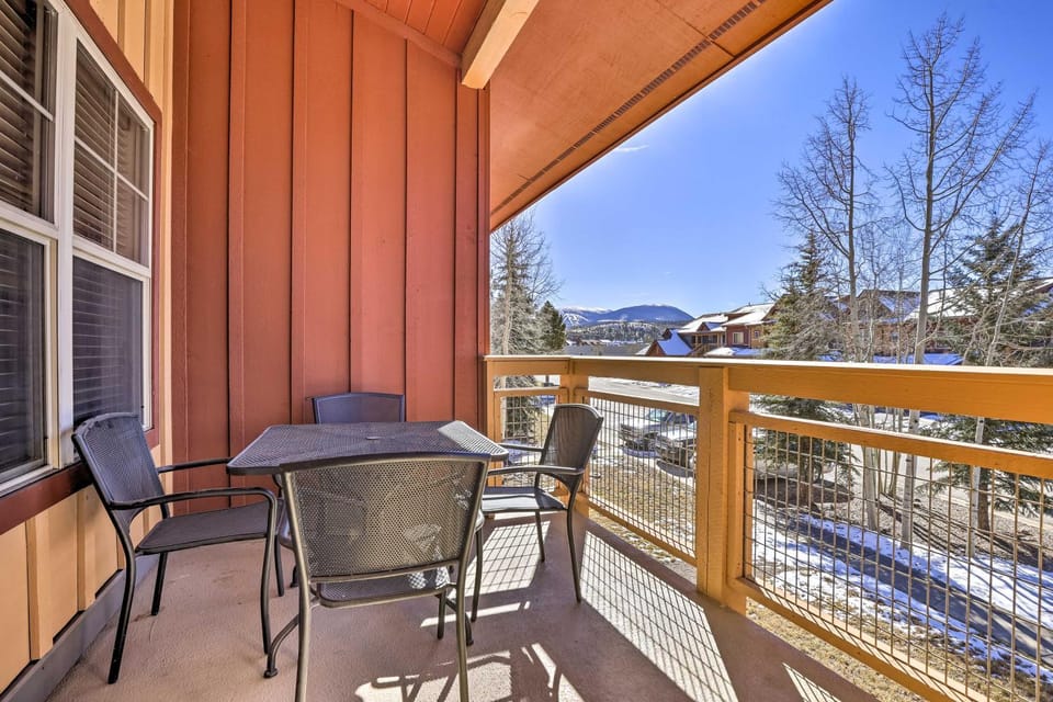 Spacious Fraser Condo ~ 6 Mi to Winter Park! House in Fraser