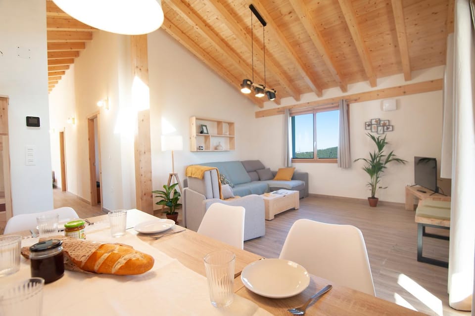 Living room, Photo of the whole room, Seating area, Dining area