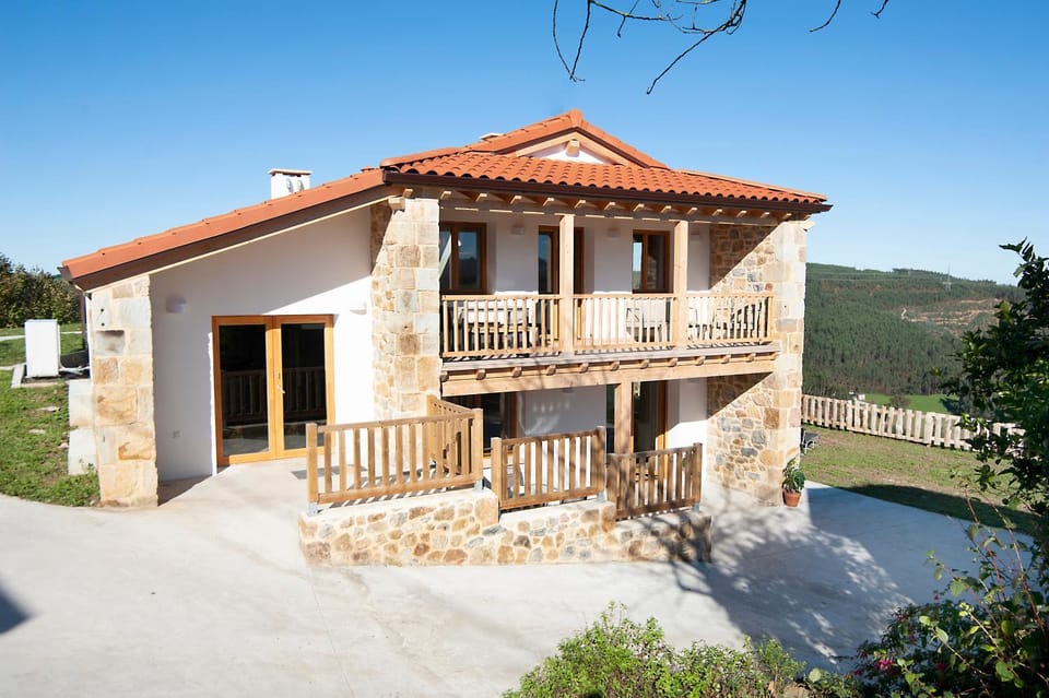 Property building, Facade/entrance, Natural landscape, View (from property/room), Balcony/Terrace