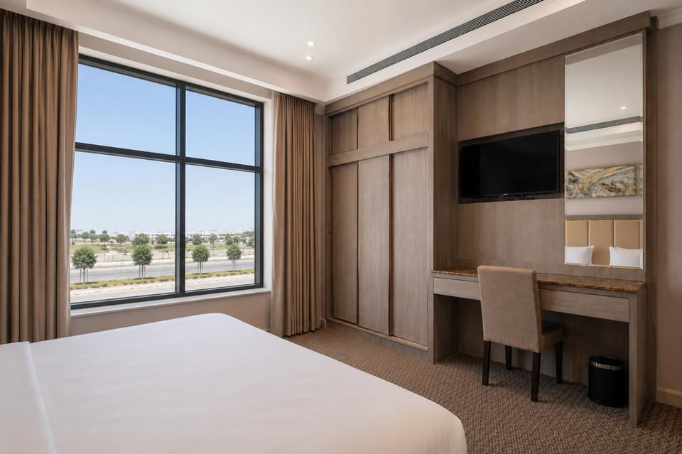Bed, TV and multimedia, Bedroom