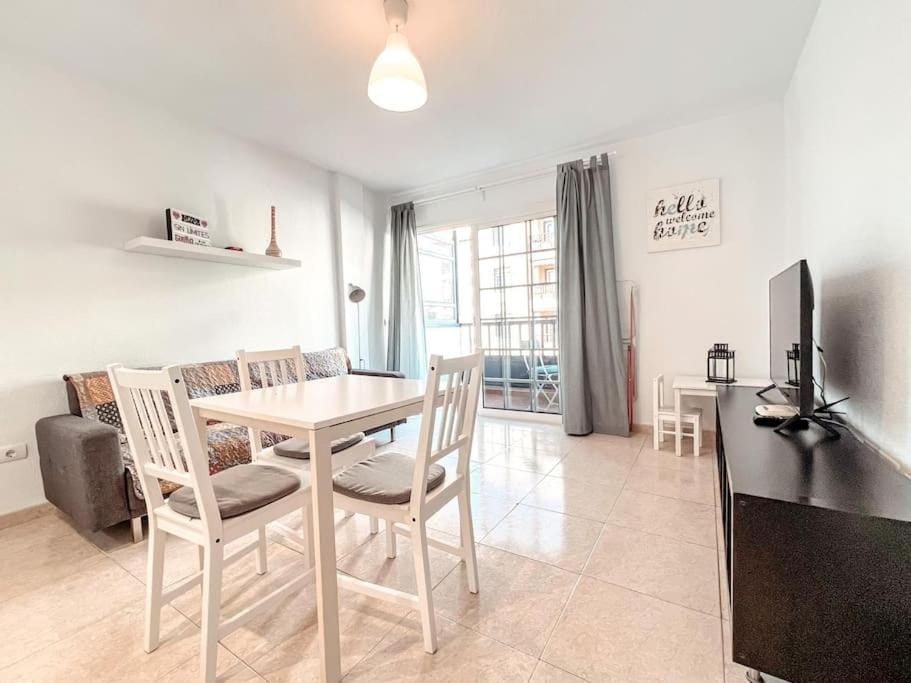 Quiet Sunviet Stay, Pool & Morning Sun Balcony CS021 Apartment in Avenida de la Galga