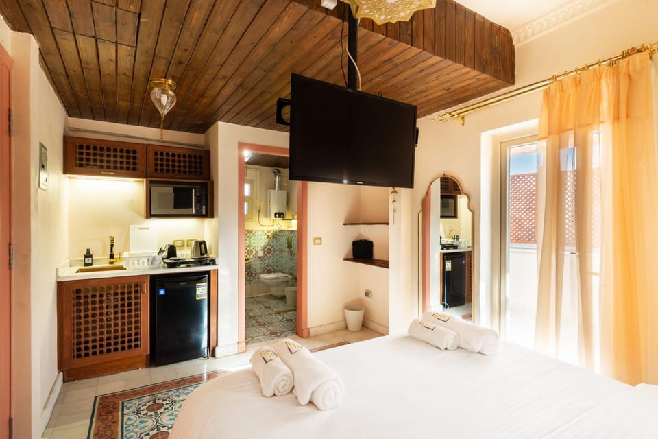 Bed, TV and multimedia, Photo of the whole room
