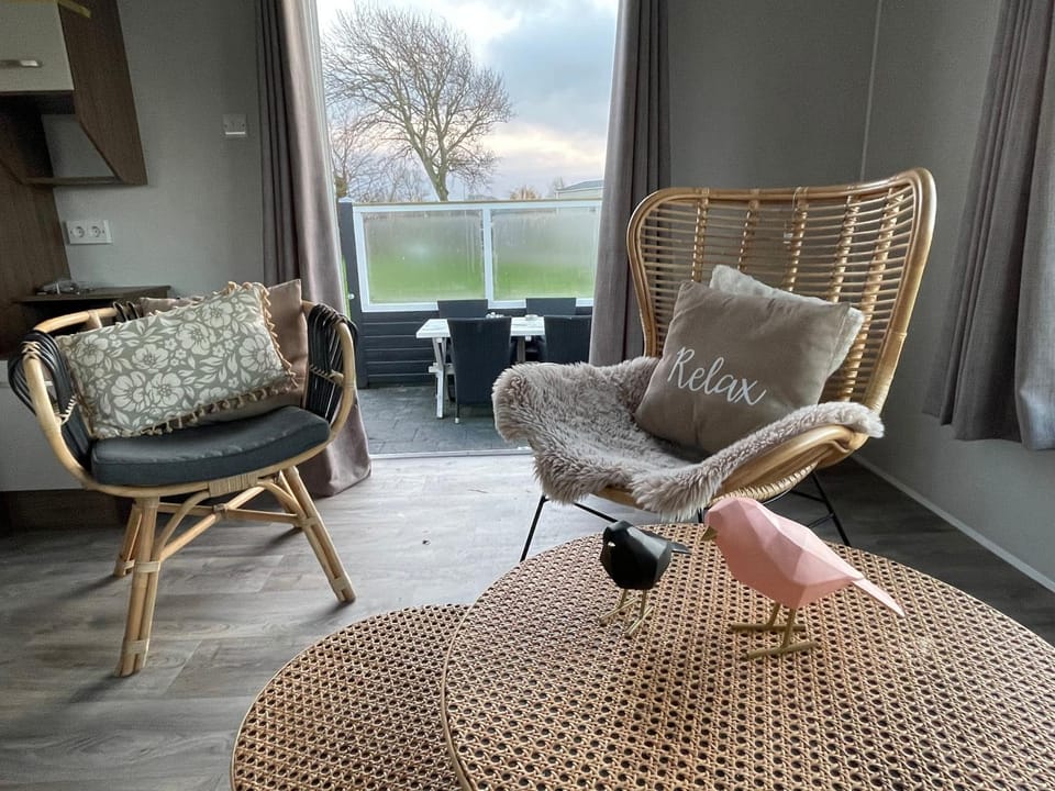 Neues, ruhiges Ferienhaus Nr 46 Chalet mit Meerblick 100 Meter zum Wattenmeer, komplett eingezäunt House in North Holland (province)