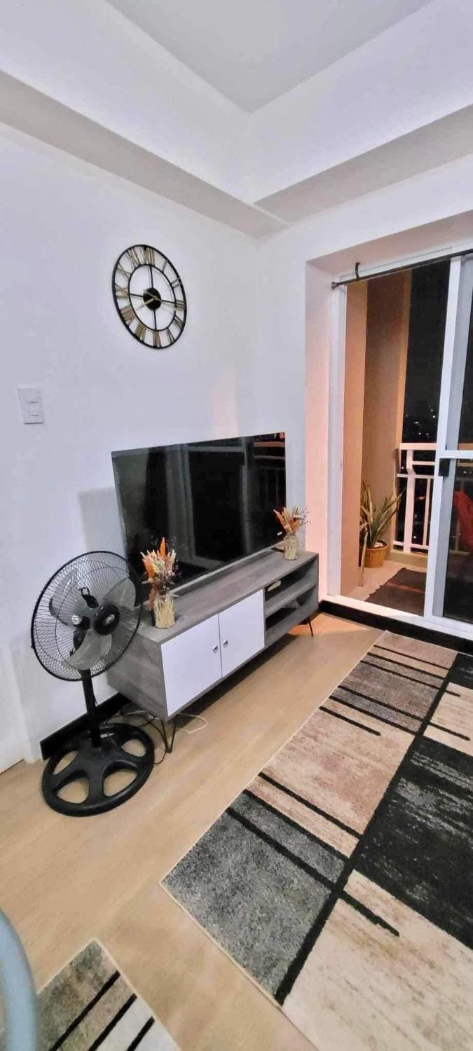 1BR Condo Unit at Celandine Condominium Near Ayala Cloverleaf Mall Apartment in Quezon City