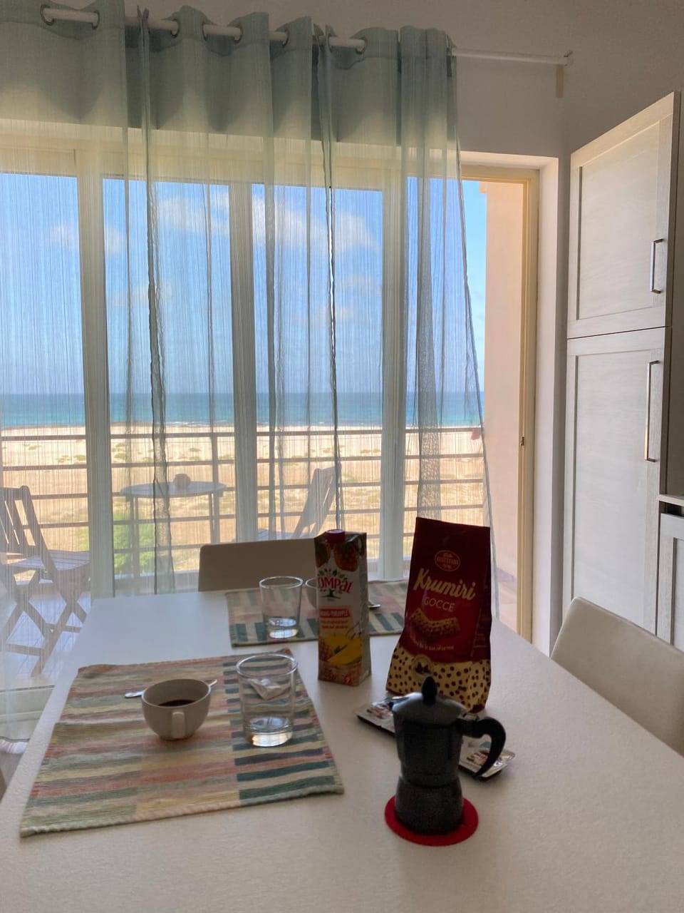 Coffee/tea facilities, Dining area, Sea view