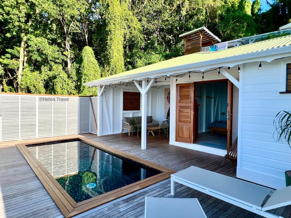 Property building, Patio, Day, View (from property/room), Balcony/Terrace, Pool view, Swimming pool, sunbed
