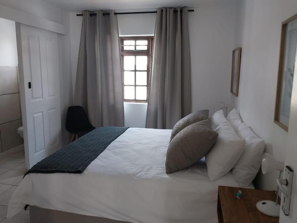 Beachfront apartment in a secure complex Apartment in Port Alfred