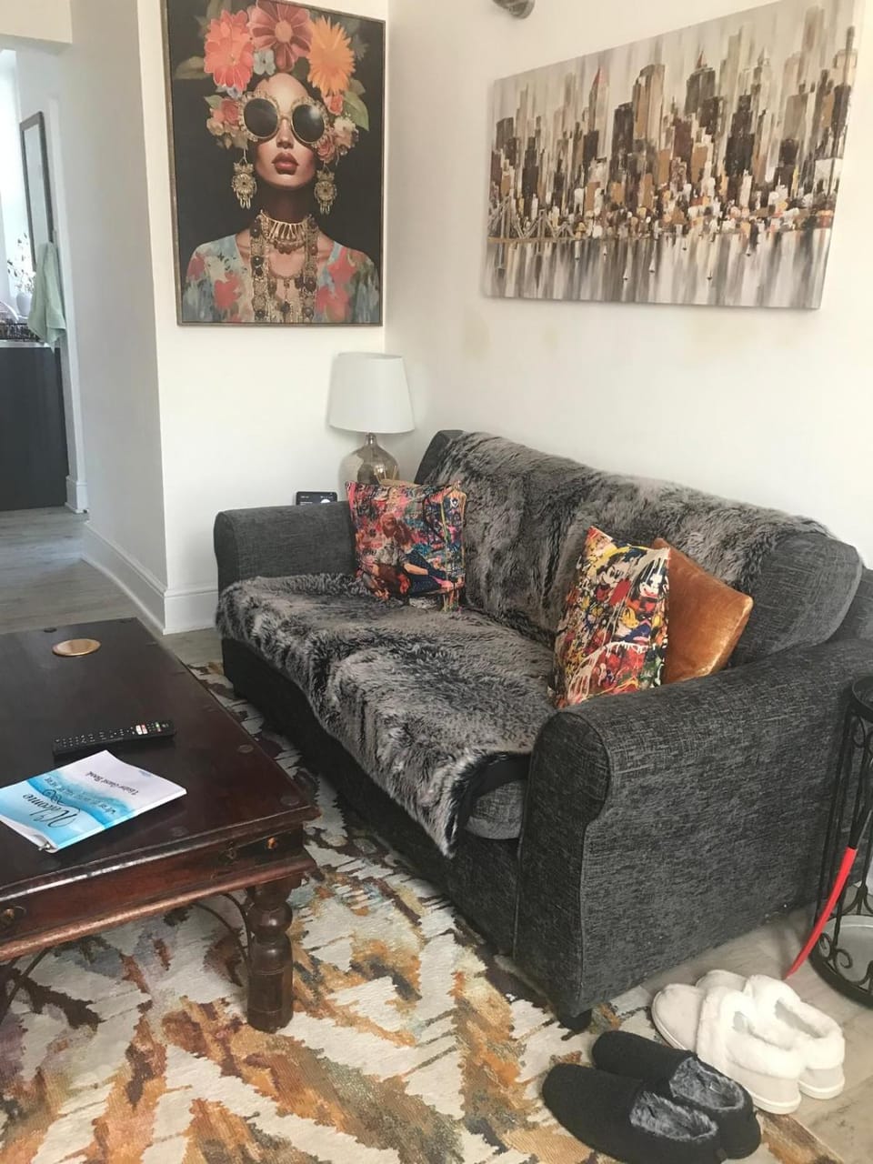 Living room, Seating area