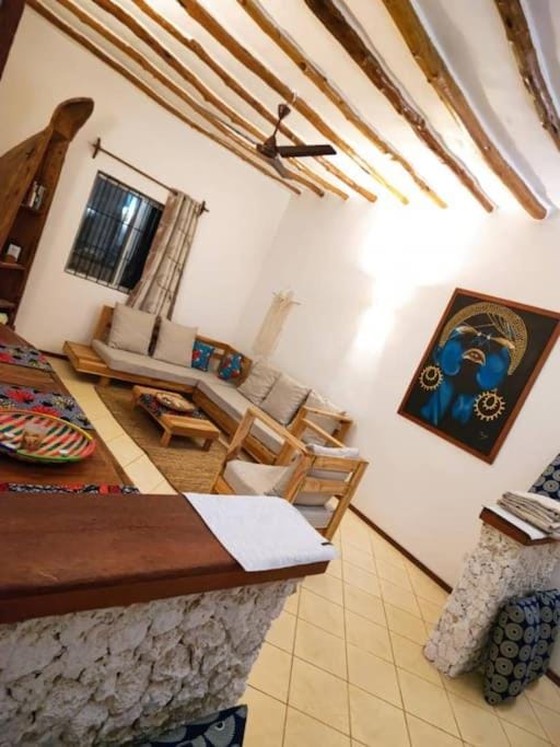 Communal lounge/ TV room