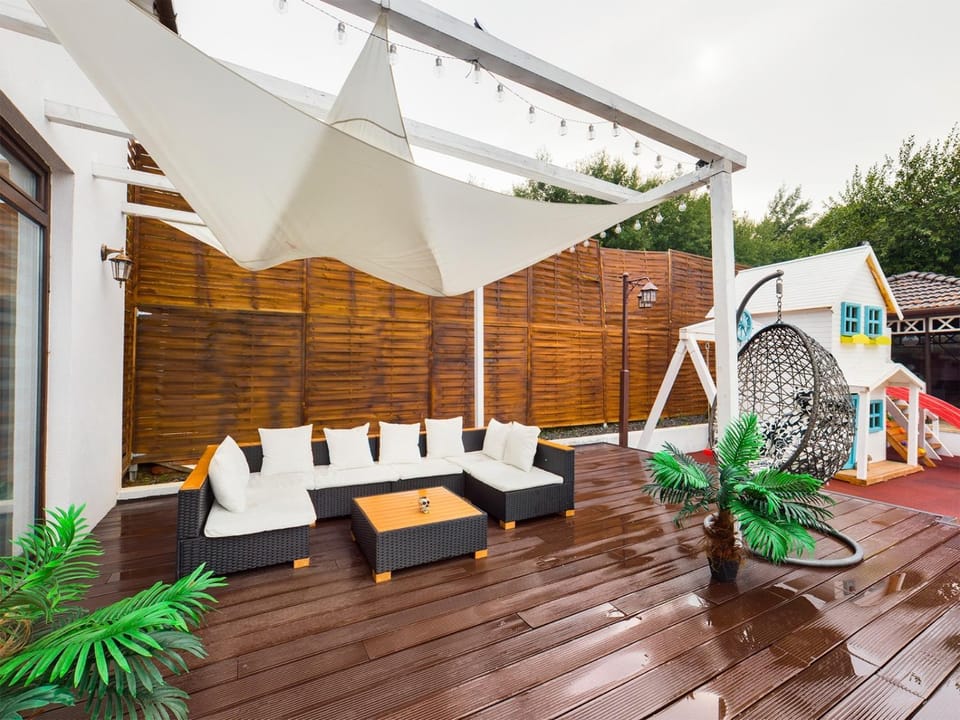Patio, Day, Garden, Balcony/Terrace