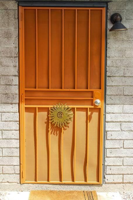 Adorable Ground Level Boho Studio Blocks From Dwntn-C Apartment in Tempe