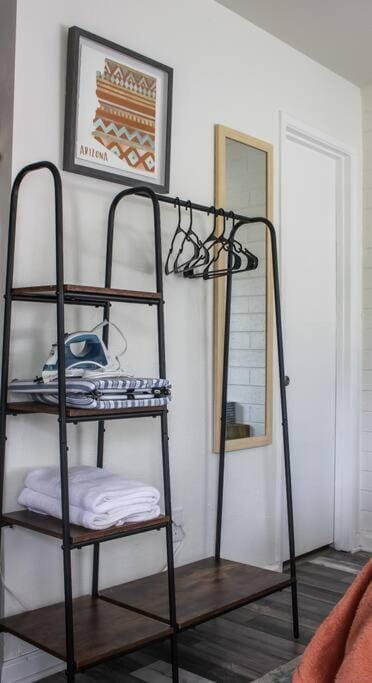Adorable Ground Level Boho Studio Blocks From Dwntn-C Apartment in Tempe