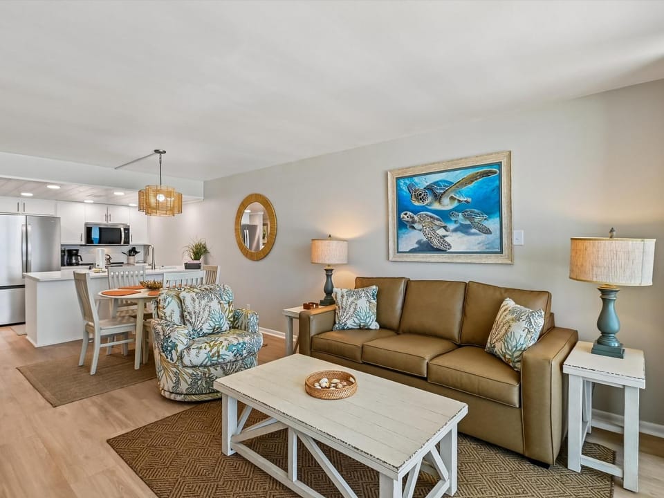 Kitchen or kitchenette, Living room, Seating area, Dining area, furniture, microwave
