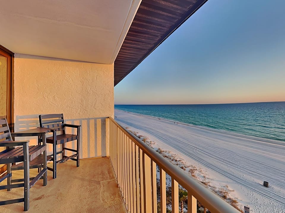 Balcony/Terrace, Seating area, Beach, Sea view