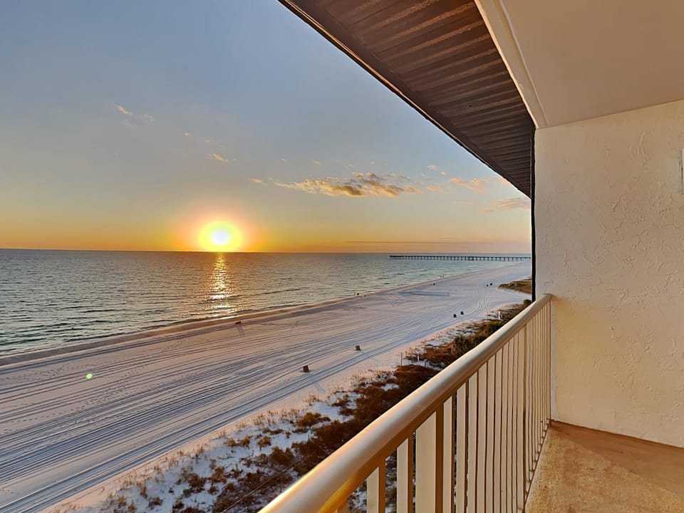 Balcony/Terrace, Beach, Sea view, Sunset