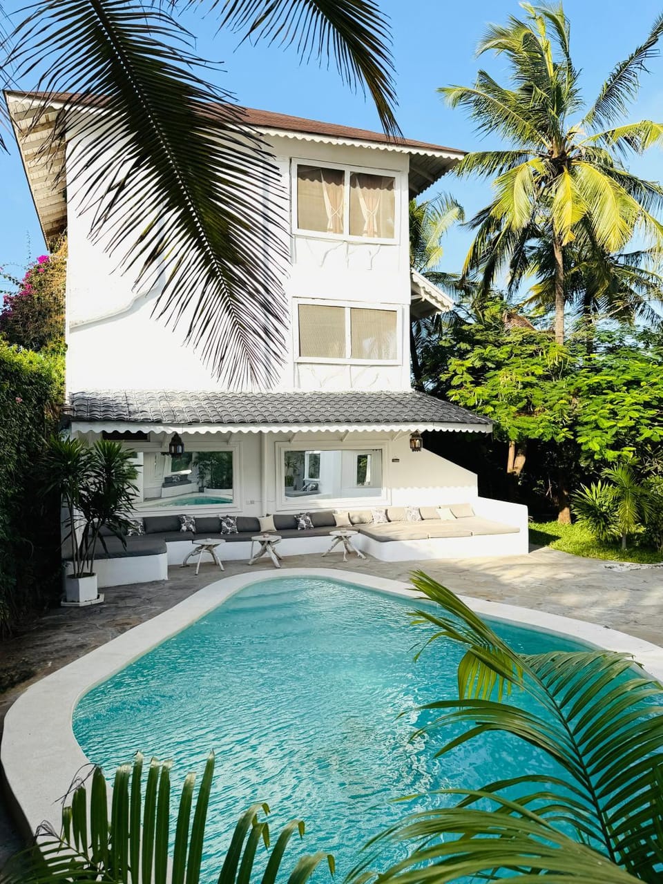 Property building, Swimming pool