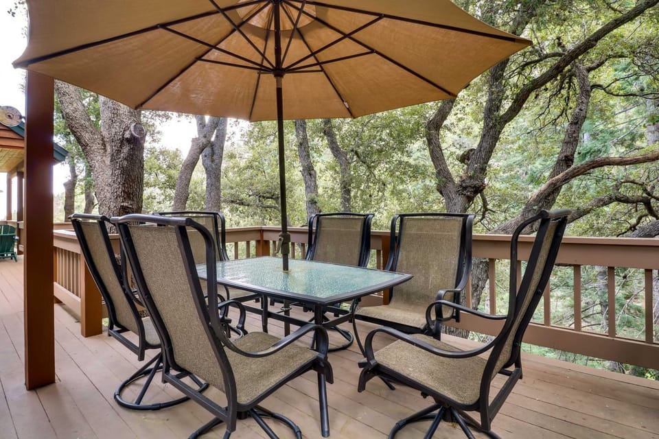 Spacious Pine Mountain Club Cabin w/ Fire Pit Cabin in Pine Mountain Club