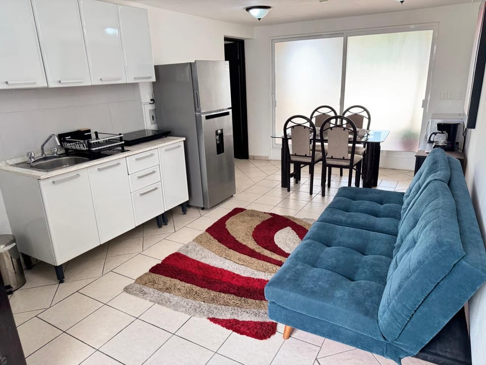 Kitchen or kitchenette, Living room