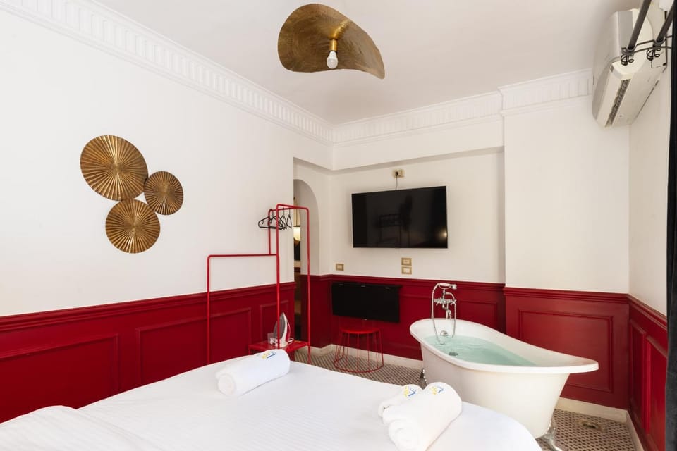 Bed, Bathroom, Photo of the whole room, Bath