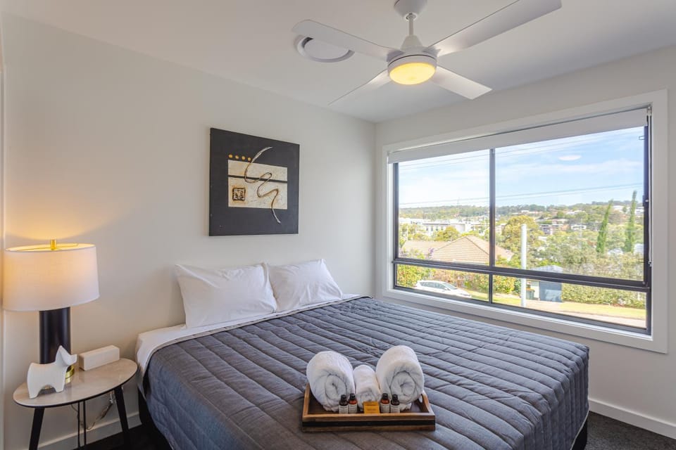 Bed, Photo of the whole room, Bedroom, fireplace, towels