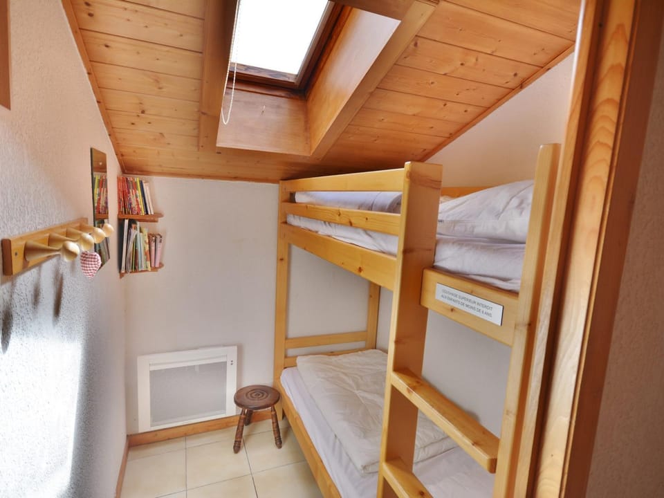 Charmant studio avec cabines, proche navettes, balcon, parking, bienvenue à Morzine Cabin in Morzine