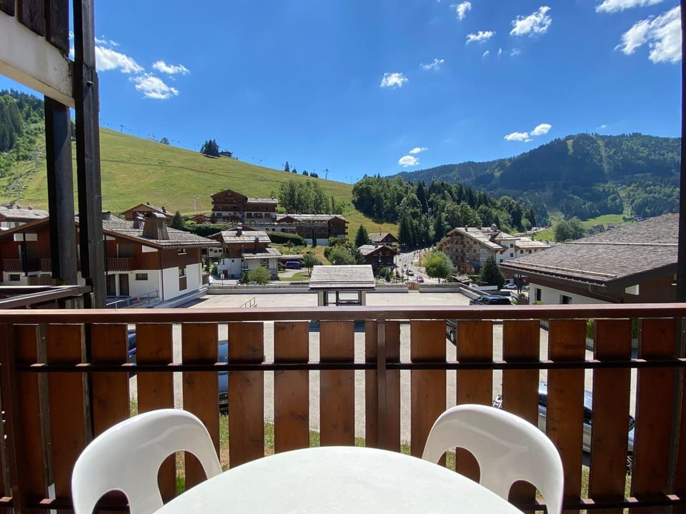 Appartement 2 Pièces avec Terrasse et Parking, Centre Village à La Clusaz, Proche Pistes et Commerces - FR-1-437-96 Apartment in La Clusaz