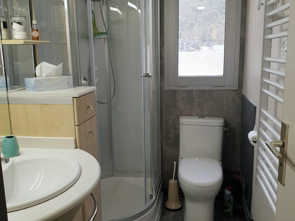 Appartement 6 pers - Proche Centre avec Parking - FR-1-234-295 Apartment in Cauterets