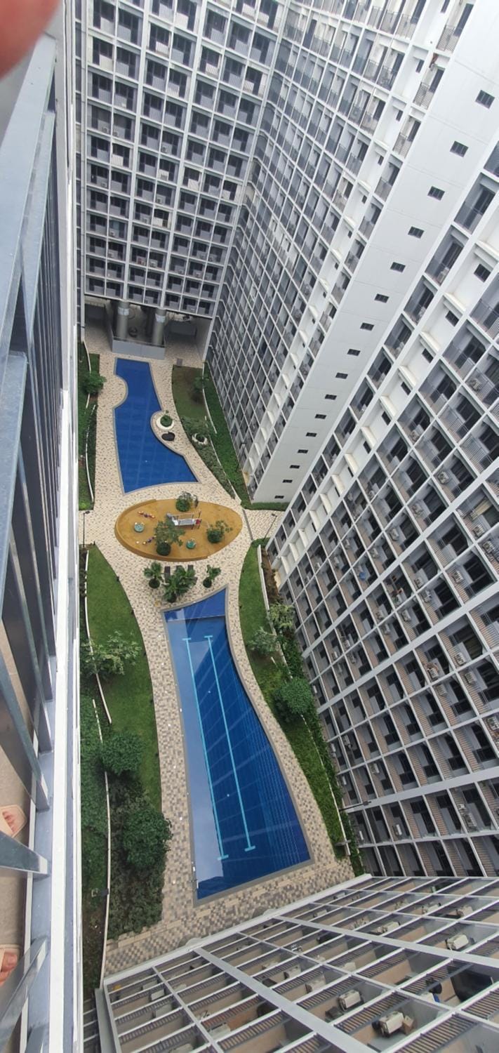 Property building, Day, Pool view, Swimming pool