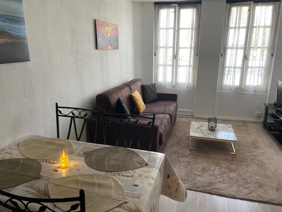 Pont de Gien Apartment in Gien