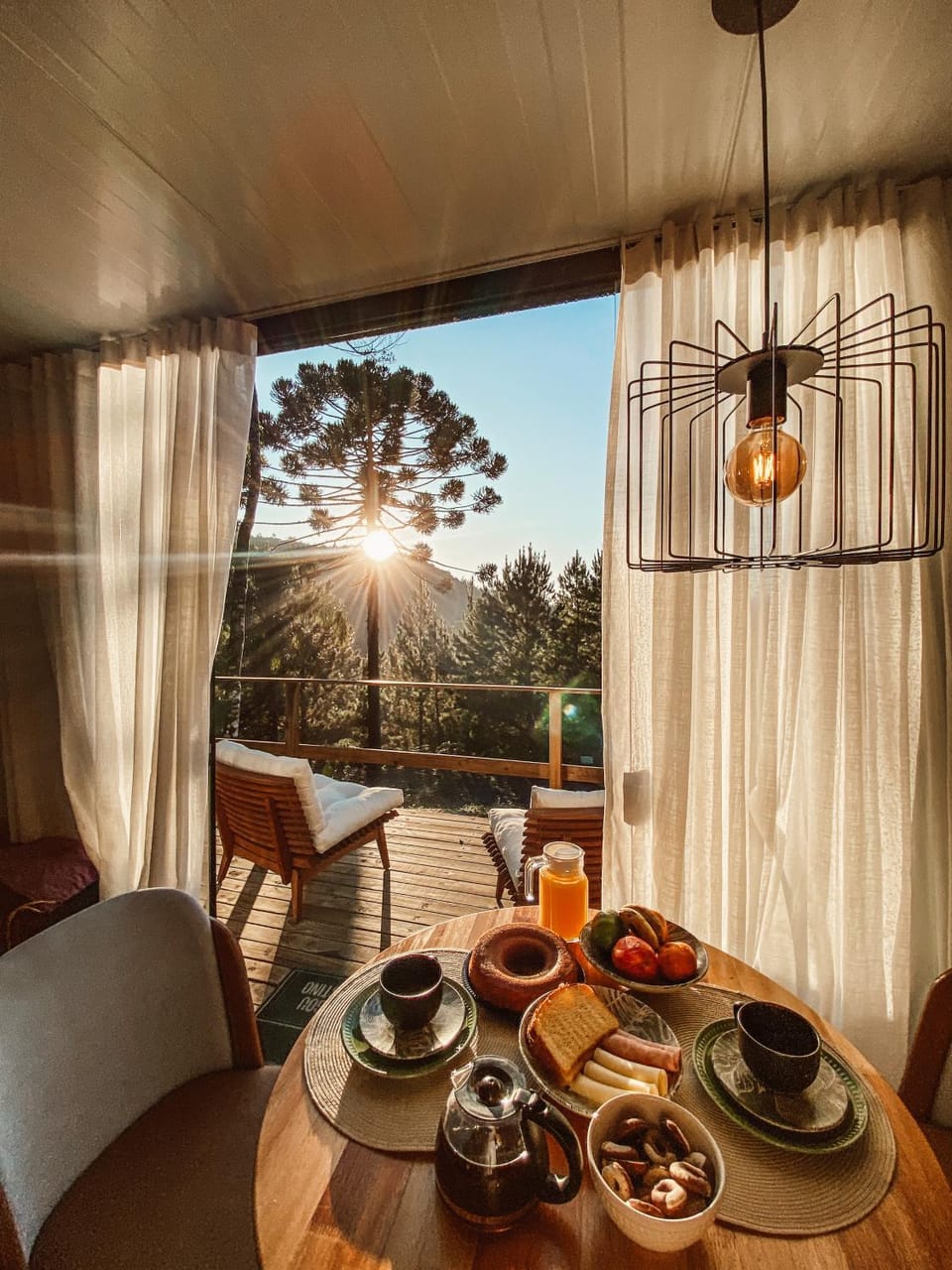 View (from property/room), Balcony/Terrace, Living room, Food and drinks, Dining area, Food, Breakfast