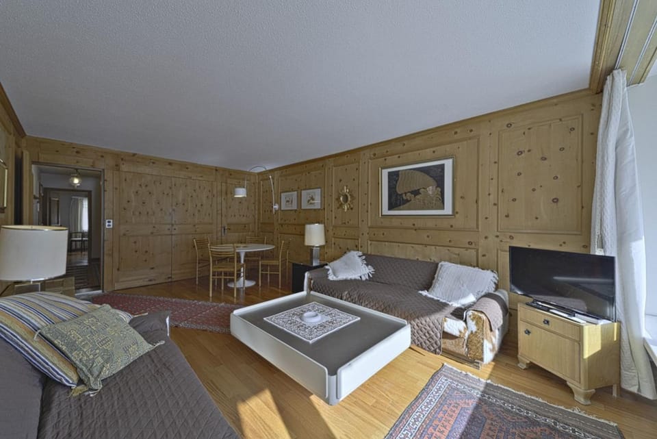 Communal lounge/ TV room, Living room