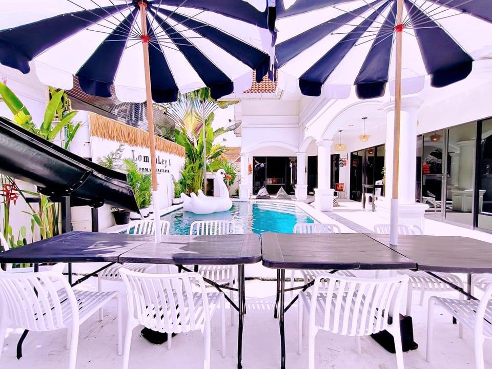 Baan Lom TaLey 1 Villa in Pattaya City