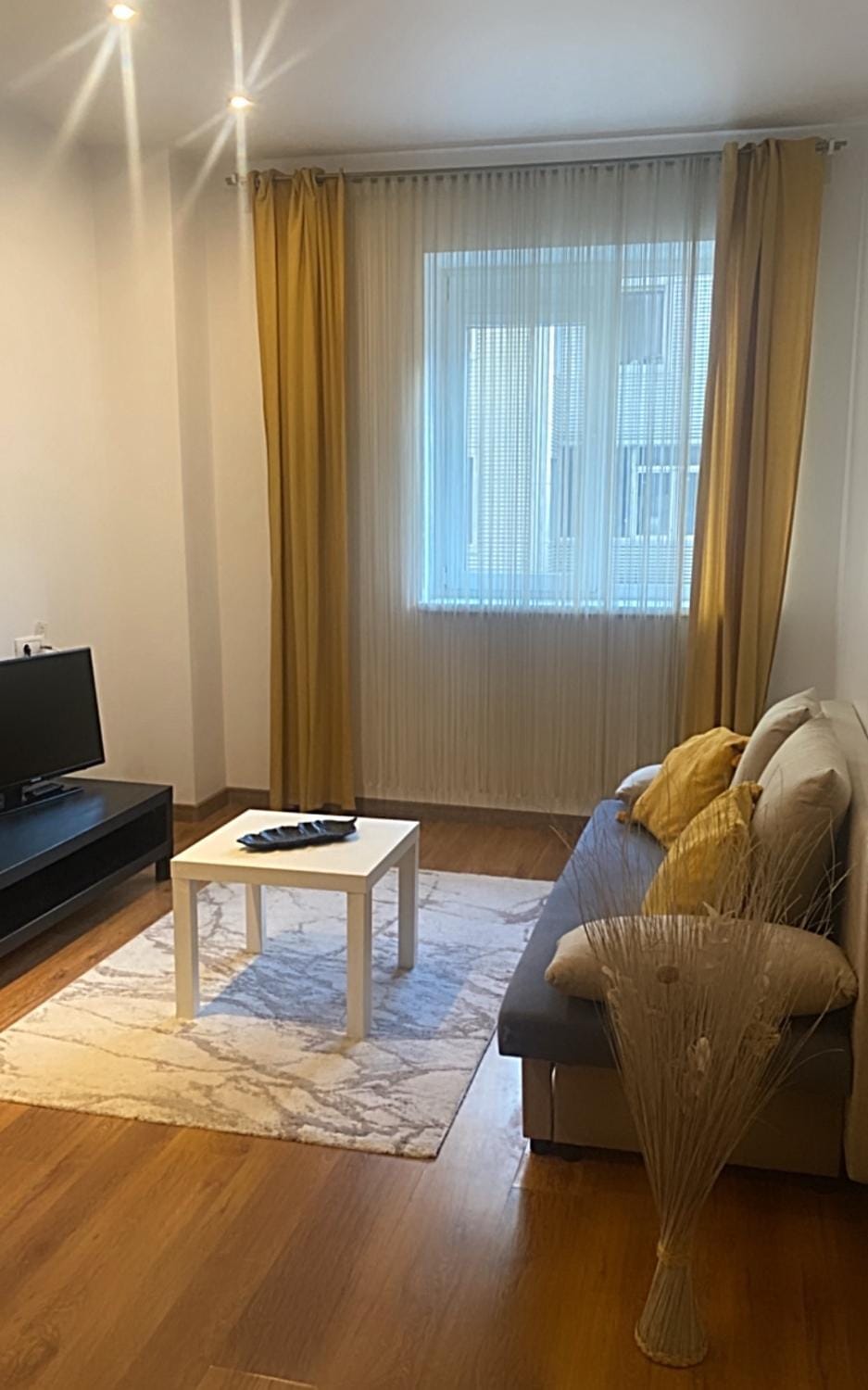 DMT Apartament regim hotelier Rin Apartment in Bucharest