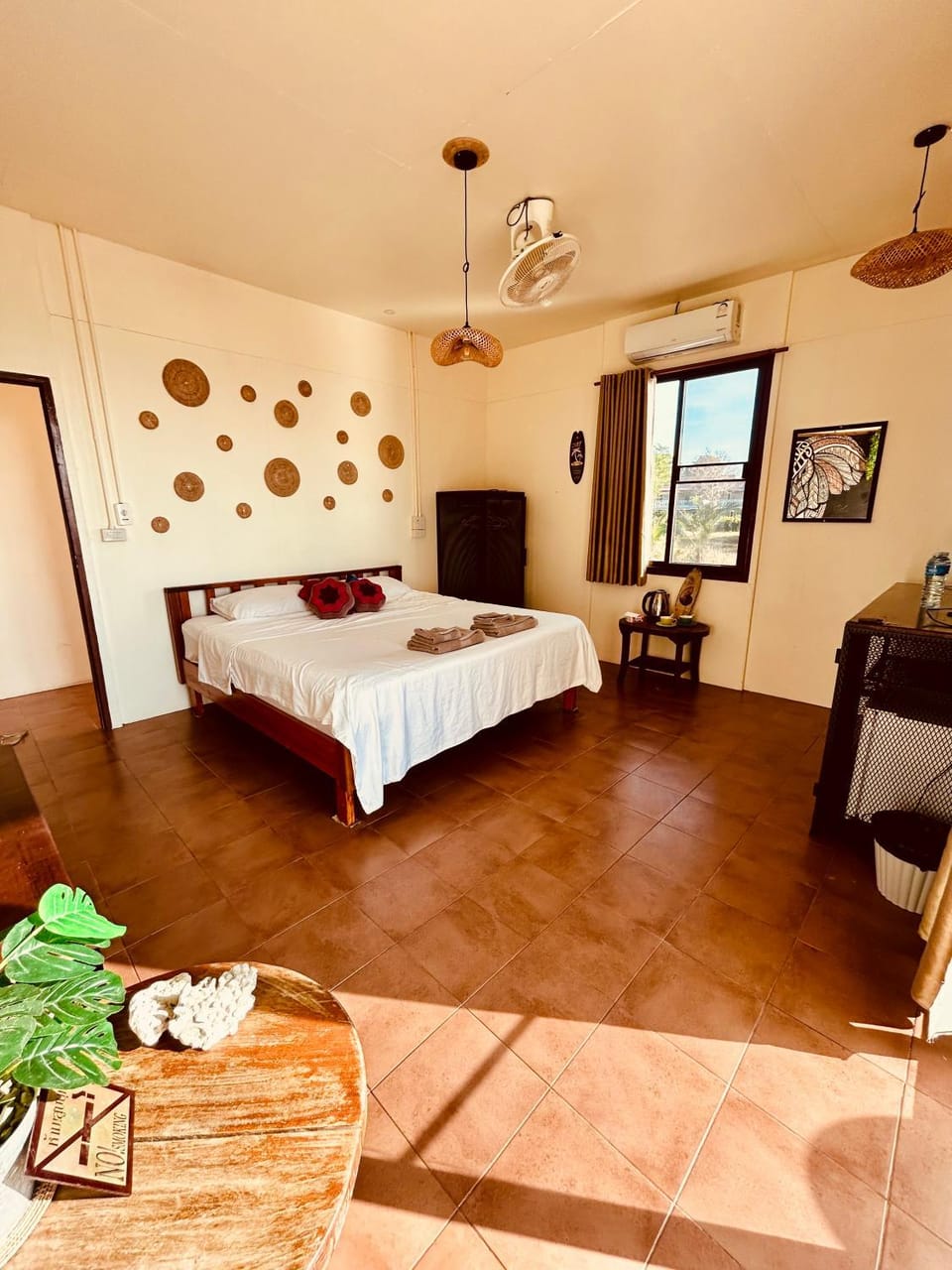 Tchin tchin Guesthouse Bed and Breakfast in Ko Chang