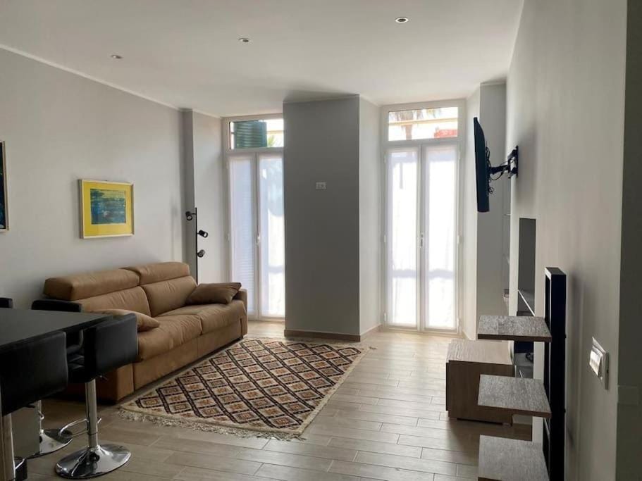 Appartamento centralissimo in Piazza Bresca Apartment in Sanremo