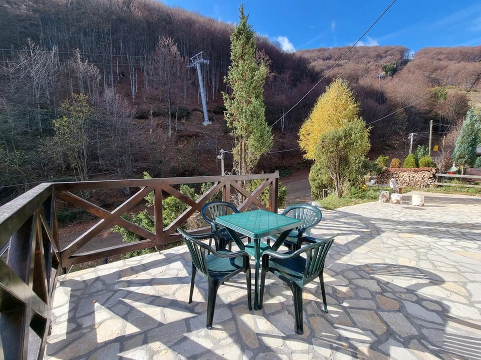 Day, Mountain view, Area and facilities