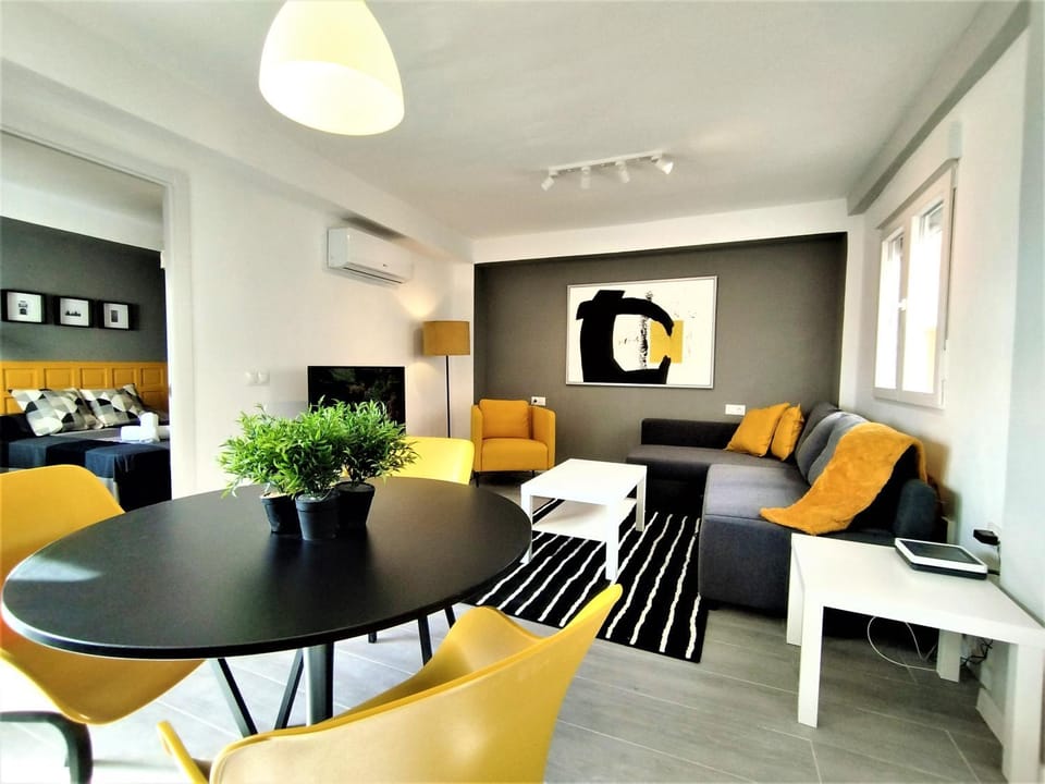 Living room, Dining area