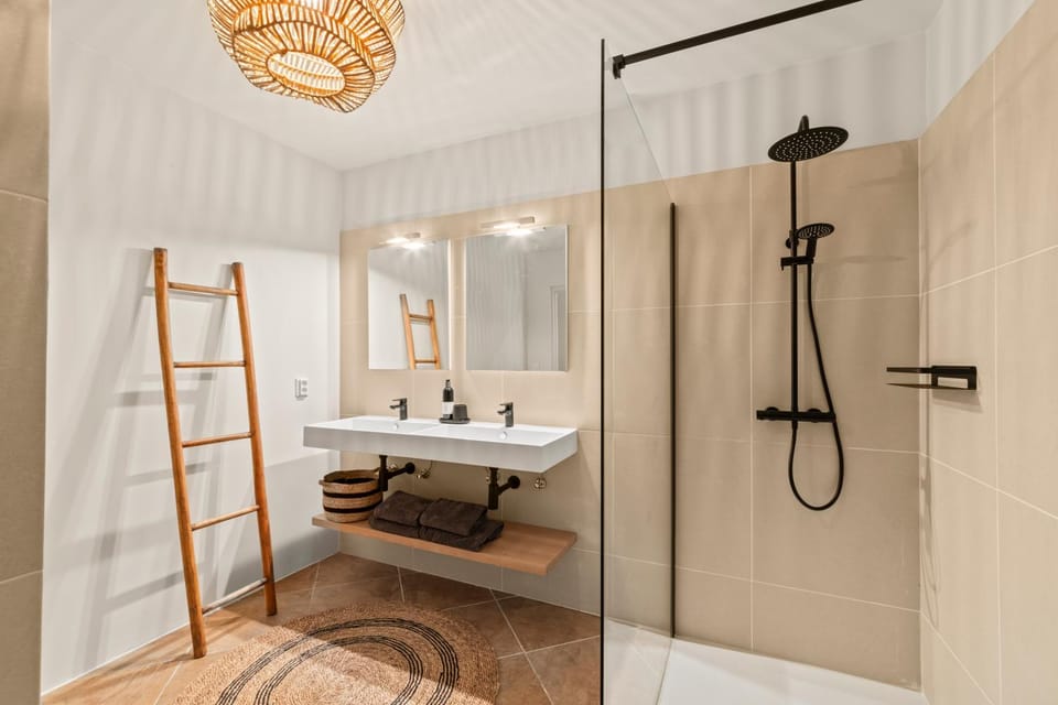 Shower, Bathroom