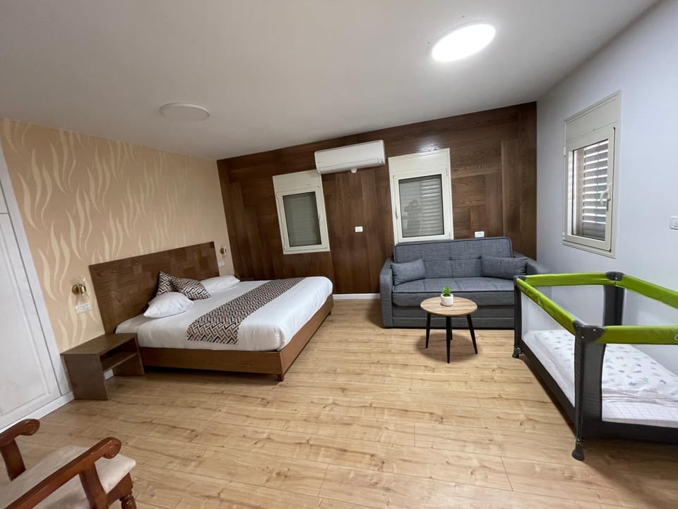 Yellow House Suite Nature lodge in North District