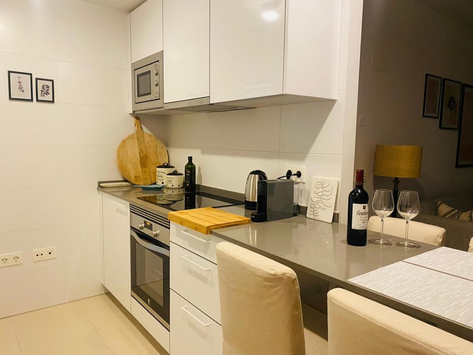 Coffee/tea facilities, Kitchen or kitchenette, Dining area, dishwasher, minibar, pet friendly, stove, toaster